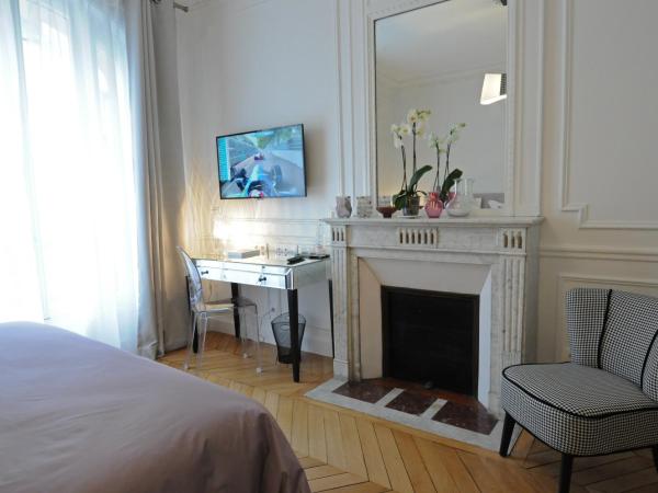 Relais12bis Bed & Breakfast By Eiffel Tower : photo 1 de la chambre chambre double ou lits jumeaux supérieure