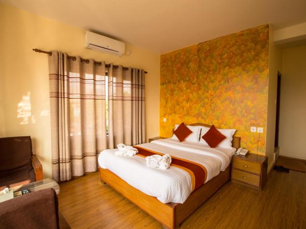 Hotel Pokhara View : photo 5 de la chambre chambre double deluxe avec balcon