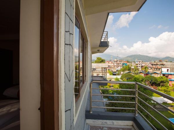 Hotel Pokhara View : photo 7 de la chambre chambre triple - vue sur ville