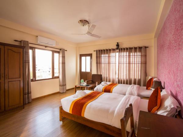 Hotel Pokhara View : photo 9 de la chambre chambre lits jumeaux deluxe