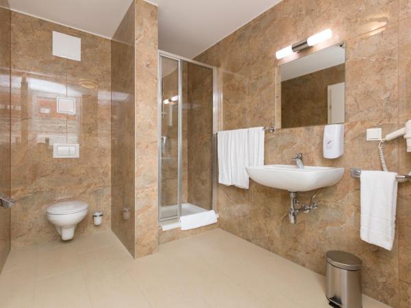 Vienna Stay Apartments or Rooms 1050 : photo 5 de la chambre chambre lits jumeaux