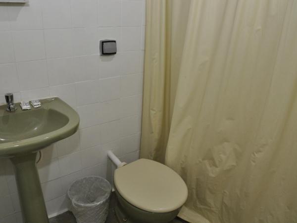 Hotel Plaza Riazor : photo 6 de la chambre chambre triple