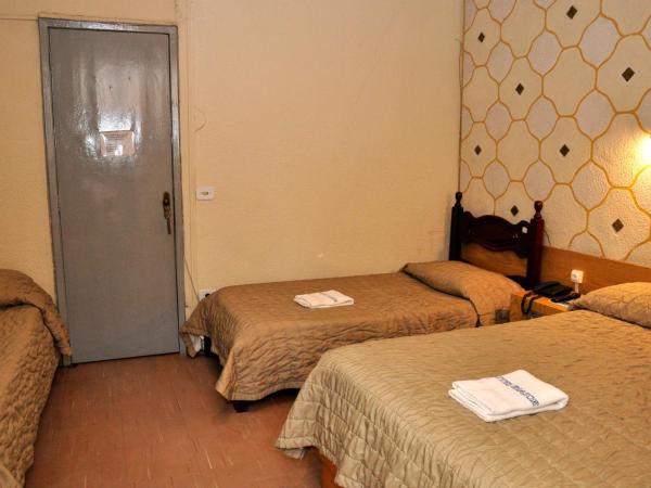 Hotel Plaza Riazor : photo 4 de la chambre chambre triple