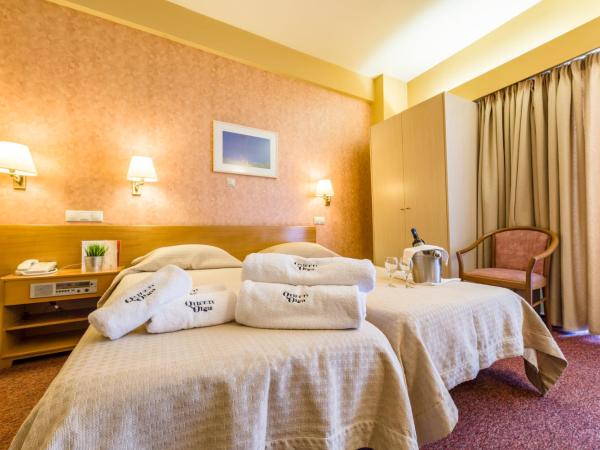Queen Olga Hotel : photo 5 de la chambre chambre triple avec balcon
