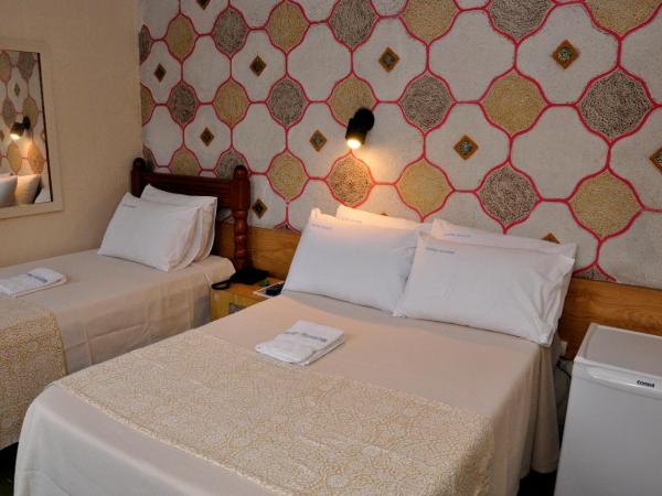 Hotel Plaza Riazor : photo 3 de la chambre chambre lits jumeaux