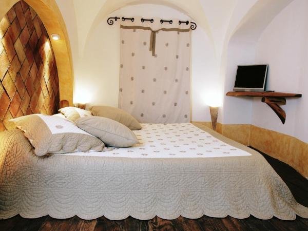 Hôtel Le Belvédère : photo 1 de la chambre suite avec 2 bains à remous