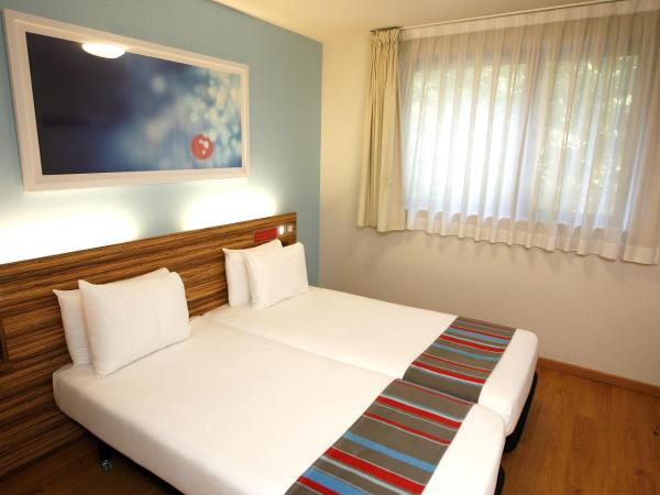 Travelodge Barcelona Poblenou : photo 6 de la chambre chambre lits jumeaux