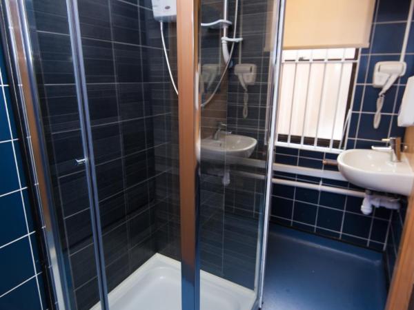 Russell Scott Backpackers Hostel : photo 5 de la chambre chambre lits jumeaux supérieure avec salle de bains commune