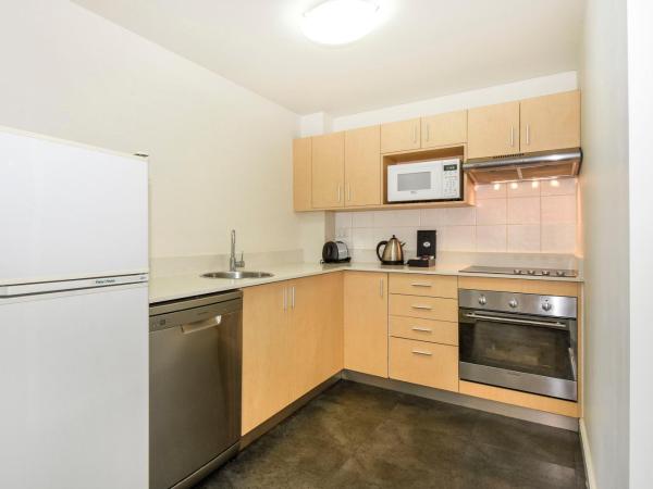 Mantra on The Esplanade : photo 4 de la chambre 2 bedroom dual key apartment city view