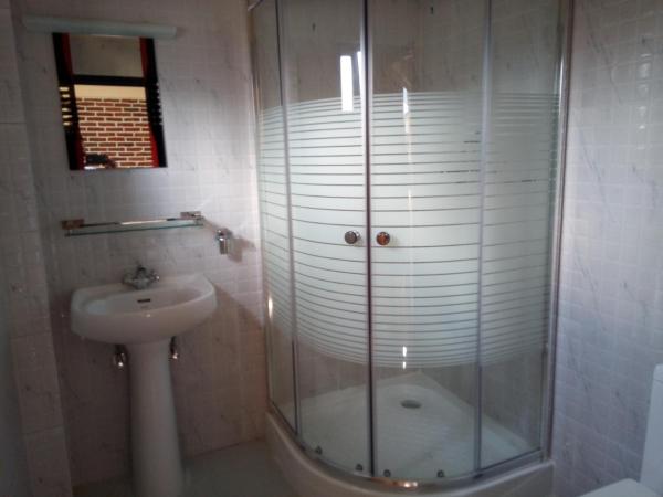 Kiwi Backpackers Hostel Pokhara : photo 3 de la chambre chambre deluxe double ou lits jumeaux