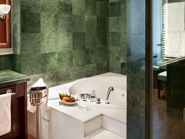 Catalonia Las Cortes : photo 7 de la chambre suite impériale