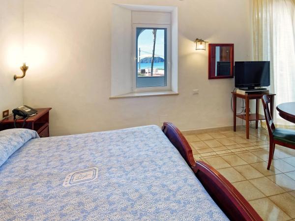 Parco Smeraldo Appartamenti : photo 6 de la chambre petit studio - vue sur mer