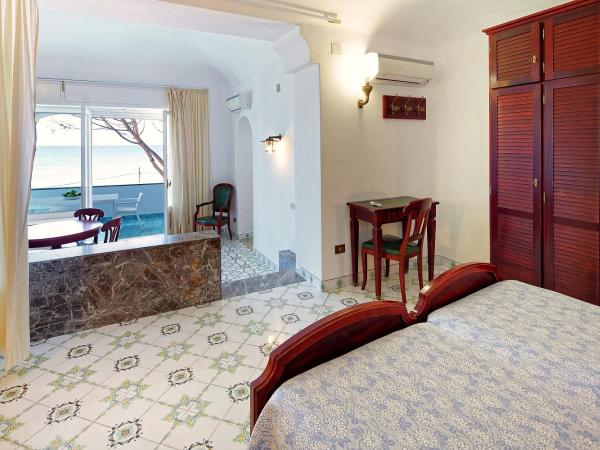 Parco Smeraldo Appartamenti : photo 1 de la chambre grand studio - vue sur mer