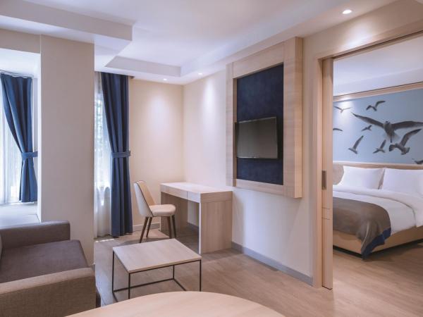 Ramada by Wyndham Istanbul Old City : photo 5 de la chambre suite junior lit king-size - non-fumeurs