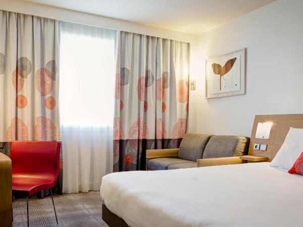 Novotel Lyon Gerland Musée des Confluences : photo 6 de la chambre chambre classique avec 1 lit double et 1 lit simple