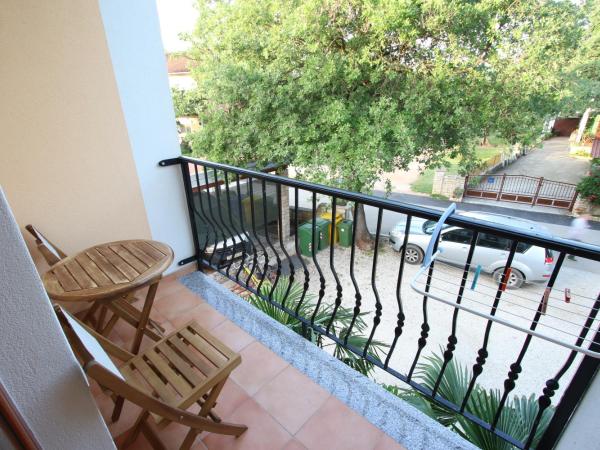 Rooms and Apartment Feral : photo 5 de la chambre chambre double confort avec balcon