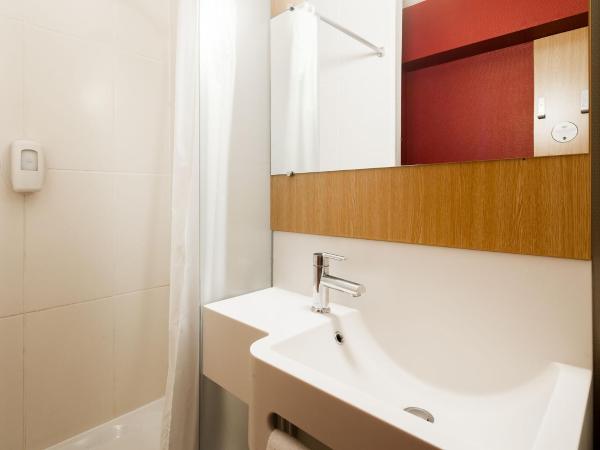 B&B HOTEL Evreux : photo 3 de la chambre chambre double