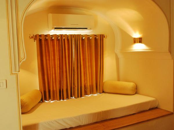 Royal Heritage Haveli : photo 9 de la chambre suite premium héritage