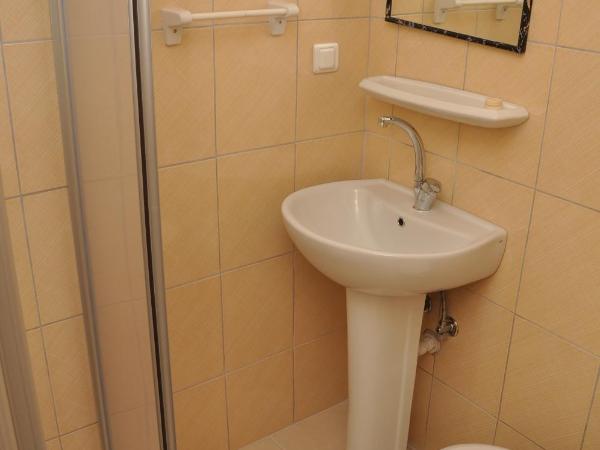 Kleopatra Beach Yildiz Hotel : photo 4 de la chambre chambre double standard - vue sur jardin