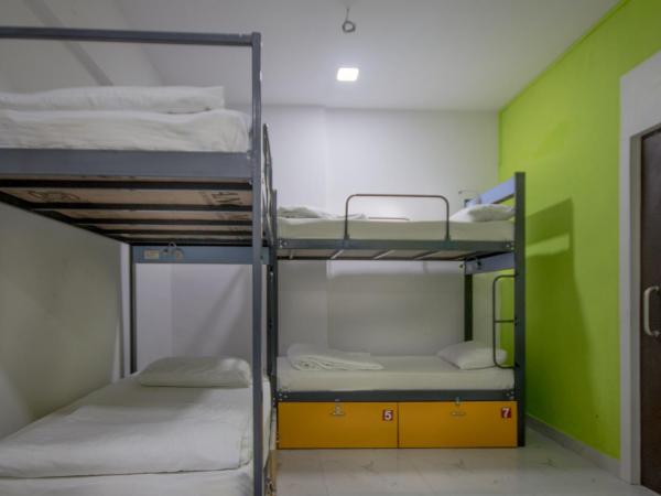Backpackers Villa Mumbai : photo 2 de la chambre lit dans dortoir pour femmes de 6 lits avec climatisation