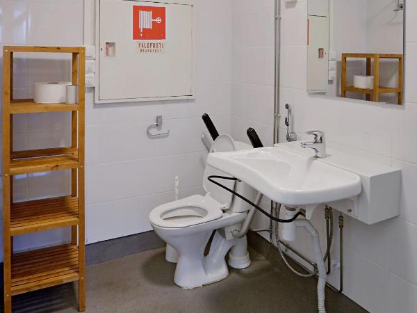 CheapSleep Hostel Helsinki : photo 7 de la chambre chambre double avec salle de bains privative