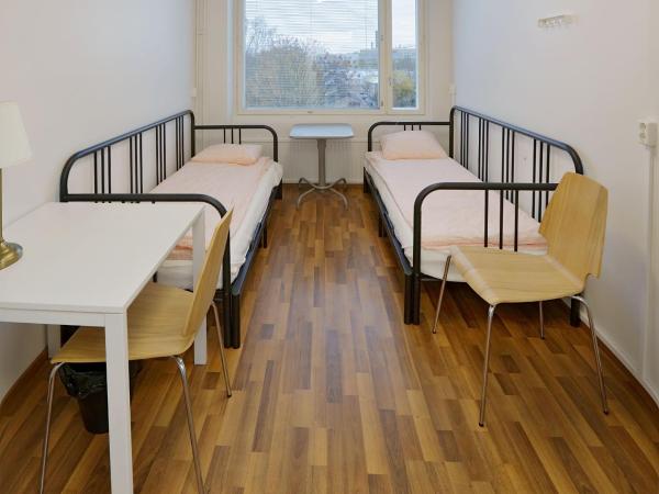 CheapSleep Hostel Helsinki : photo 6 de la chambre chambre lits jumeaux avec salle de bains commune