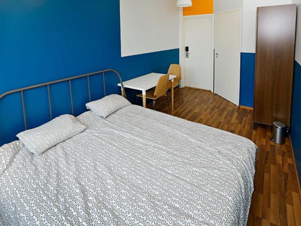 CheapSleep Hostel Helsinki : photo 4 de la chambre chambre double avec salle de bains privative