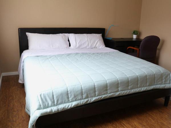 Quiet, clean and comfortable room : photo 2 de la chambre chambre double avec salle de bains privative