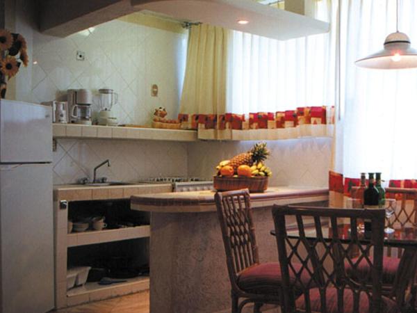 Hotel Suites Jazmín Acapulco : photo 2 de la chambre studio familial