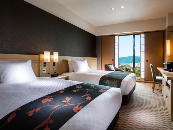RIHGA Royal Hotel Kyoto : photo 1 de la chambre chambre lits jumeaux standard avec accès à la piscine et à la salle de sport - 10e Étage exécutif - non-fumeurs