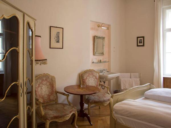 Hotel Mariandl : photo 2 de la chambre chambre double avec salle de bains privative extérieure