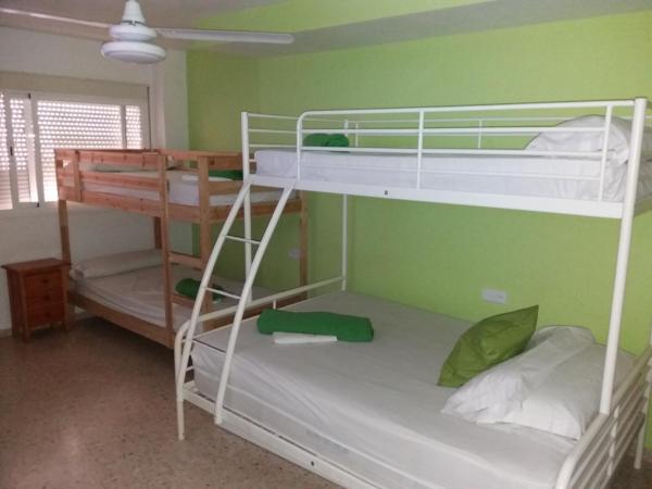 Hostal Gonzalez : photo 3 de la chambre chambre familiale avec salle de bains