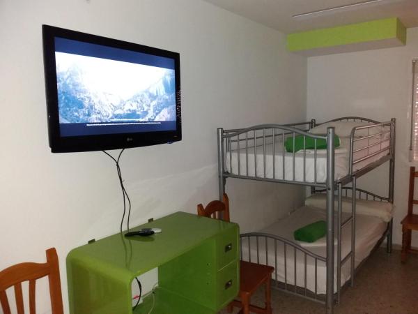 Hostal Gonzalez : photo 2 de la chambre chambre familiale avec salle de bains