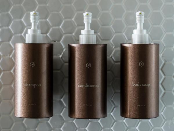 hotel kanra kyoto : photo 6 de la chambre chambre lits jumeaux supérieure avec zone de tatami - bâtiment principal