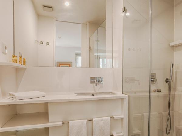 Dear Lisbon - Charming House : photo 5 de la chambre chambre double ou lits jumeaux - vue sur rue