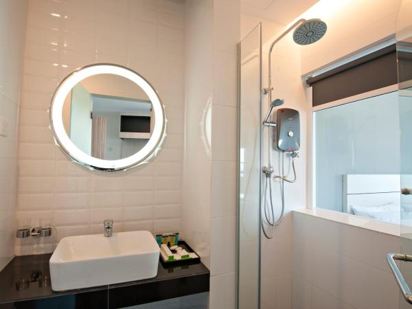 Hotel Arissa : photo 5 de la chambre chambre double ou lits jumeaux junior