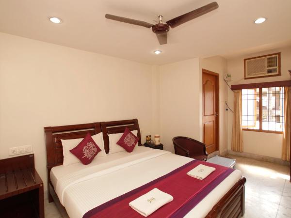 Lloyds Serviced Apartments, Near Music Academy : photo 2 de la chambre chambre double deluxe