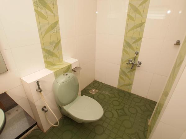 Lloyds Serviced Apartments, Near Music Academy : photo 3 de la chambre chambre double deluxe