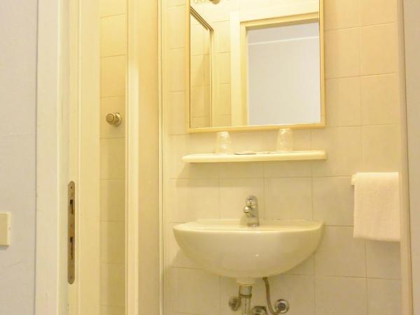 Hotel Arno : photo 4 de la chambre chambre double