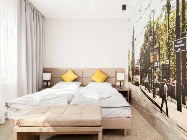 Meet Poznań Hotel : photo 6 de la chambre chambre lit king-size standard