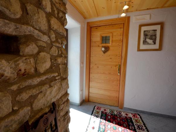 Maison Du-Noyer Chambres et Tables d'Hotes : photo 5 de la chambre chambre double supérieure avec lit d'appoint