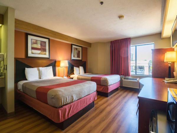 Motel 6-Indianapolis, IN - Airport : photo 1 de la chambre chambre quadruple - non-fumeurs