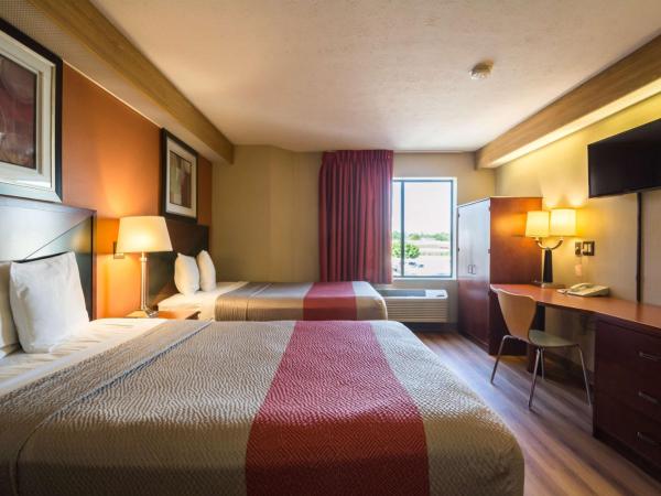Motel 6-Indianapolis, IN - Airport : photo 2 de la chambre chambre quadruple - non-fumeurs