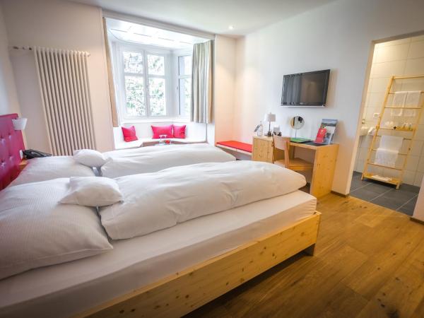 Blatter's Arosa Hotel & Bella Vista SPA : photo 3 de la chambre chambre double standard côté forêt 