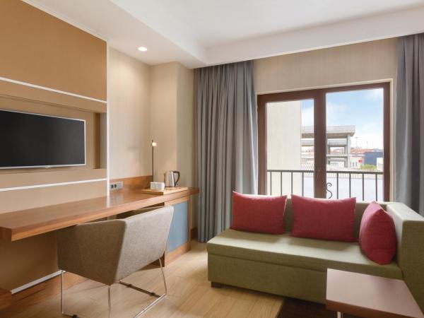 Ramada by Wyndham Istanbul Florya : photo 3 de la chambre chambre lit king-size deluxe