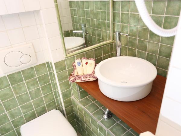 Palau De Rosa : photo 2 de la chambre chambre double ou lits jumeaux avec salle de bains privative