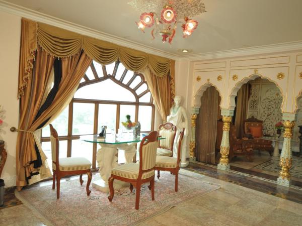 Shiv Vilas Resort : photo 3 de la chambre chambre lit king-size de luxe