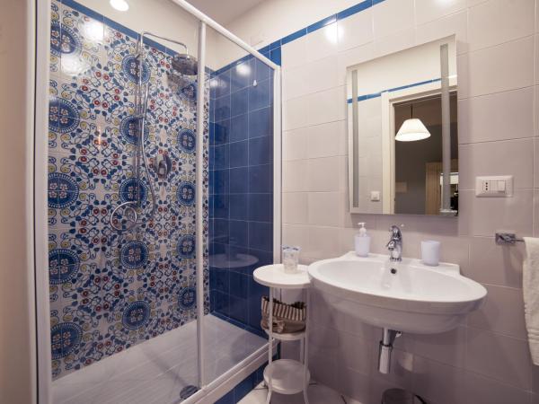 La Tartaruga : photo 2 de la chambre chambre double avec salle de bains privative