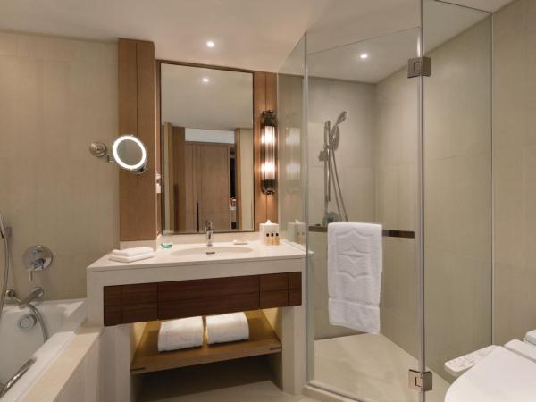 Shangri-La Qingdao - May Fourth Square : photo 10 de la chambre deluxe grand king room - city wing