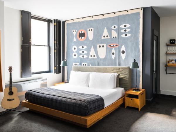 Ace Hotel New York : photo 1 de la chambre hbergement lit king-size medium